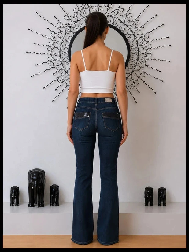 Calça jeans SMF Bootcut Nova com Etiqueta - Sequins & Denim Bruto - Tamanho 27 (36) – photo 9
